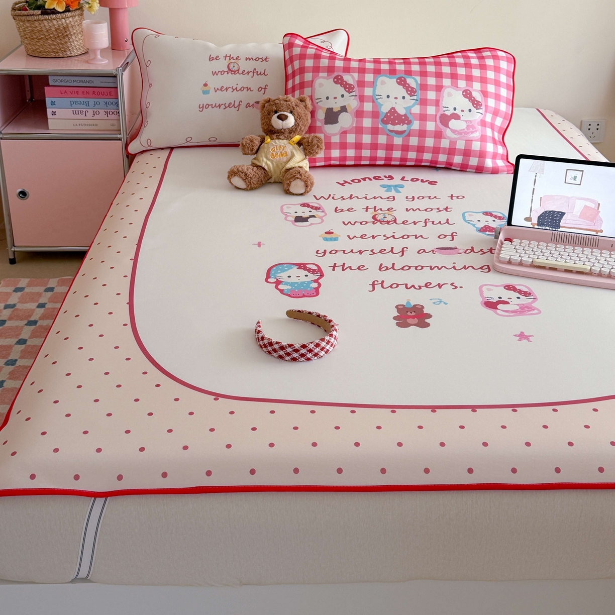 91家纺网 家纺一手货源 找家纺 美乐迪家纺 2026新款大版水光冰丝凉席席子凉席 字母猫咪