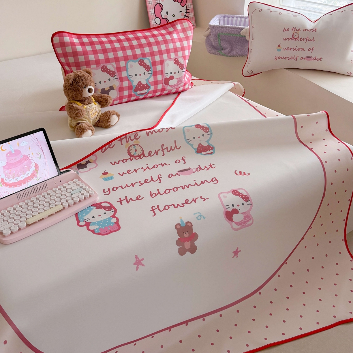 91家纺网 家纺一手货源 找家纺 美乐迪家纺 2026新款大版水光冰丝凉席席子凉席 字母猫咪