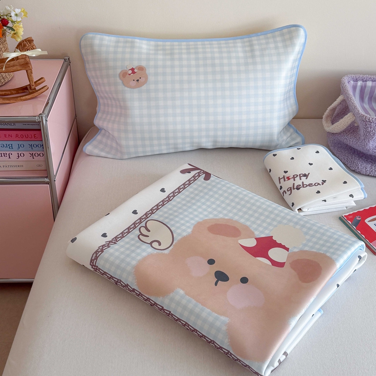 91家纺网 家纺一手货源 找家纺 美乐迪家纺 2026新款大版水光冰丝凉席席子凉席 天使小熊