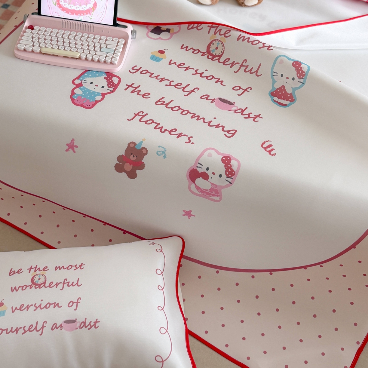 91家纺网 家纺一手货源 找家纺 美乐迪家纺 2026新款大版水光冰丝凉席席子凉席 字母猫咪