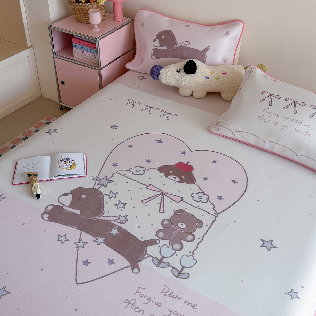 91家纺网 家纺一手货源 找家纺 美乐迪家纺 2026新款大版水光冰丝凉席席子凉席 爱心腊肠狗