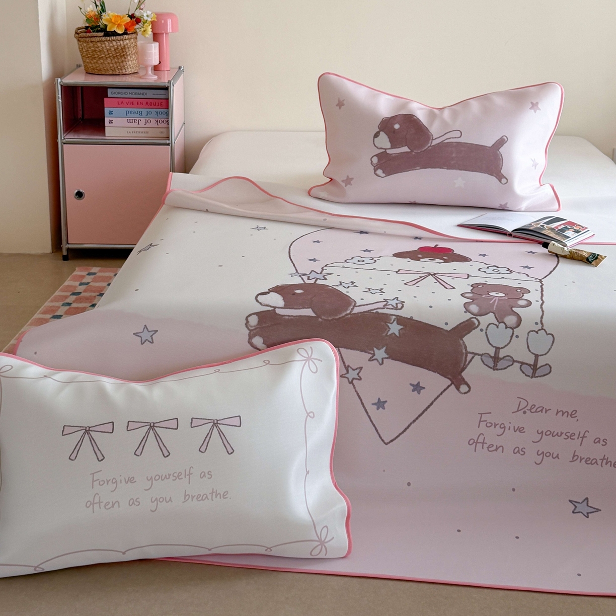 91家纺网 家纺一手货源 找家纺 美乐迪家纺 2026新款大版水光冰丝凉席席子凉席 爱心腊肠狗