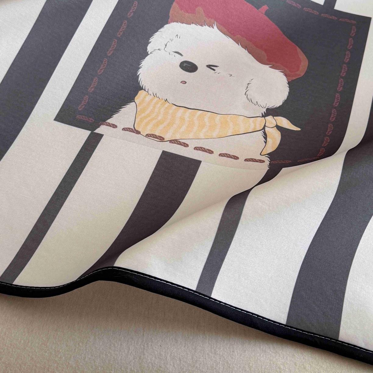 91家纺网 家纺一手货源 找家纺 美乐迪家纺 2026新款大版水光冰丝凉席席子凉席 黑条小狗