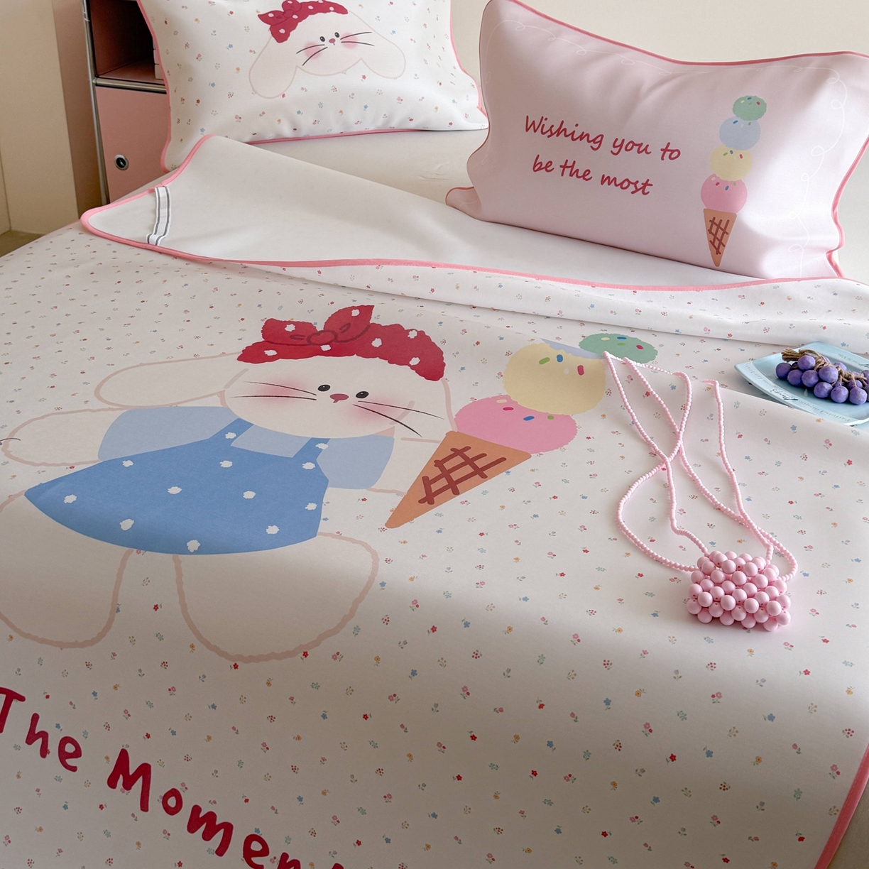 91家纺网 家纺一手货源 找家纺 美乐迪家纺 2026新款大版水光冰丝凉席席子凉席 冰淇淋小兔