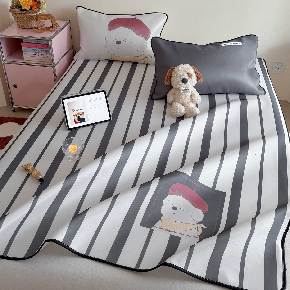 91家纺网 家纺一手货源 找家纺 美乐迪家纺 2026新款大版水光冰丝凉席席子凉席 黑条小狗