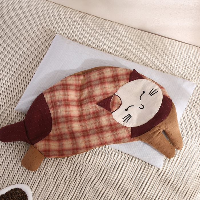 91家纺网 家纺一手货源 找家纺 蔻眠 双层纱可爱猫卡通荞麦护颈枕芯儿童学生成人枕头 格子浅棕
