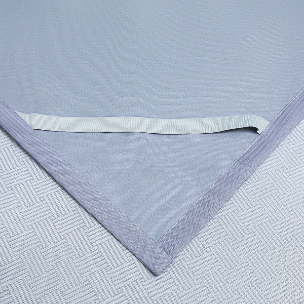 91家纺网 家纺一手货源 找家纺 席之家 2026新款可机洗水洗艾草凉感冰丝高精密碳光软席席子凉席 灰色