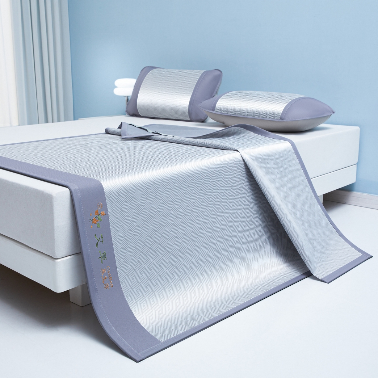 91家纺网 家纺一手货源 找家纺 席之家 2026新款可机洗水洗艾草凉感冰丝高精密碳光软席席子凉席 灰色