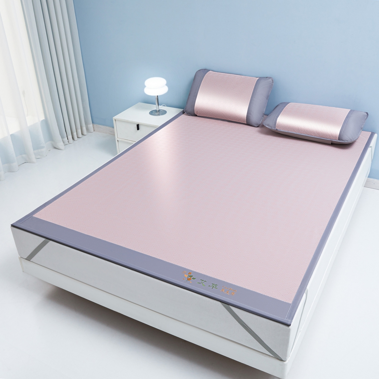 91家纺网 家纺一手货源 找家纺 席之家 2026新款可机洗水洗艾草凉感冰丝高精密碳光软席席子凉席 粉色