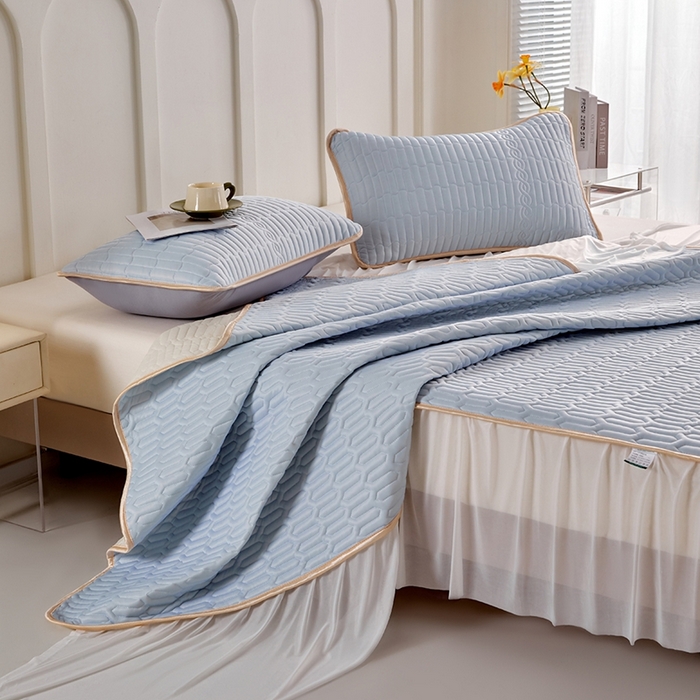 91家纺网 家纺一手货源 找家纺 羽梦家纺 2026新款冰柔丝乳胶床裙款凉席淡蓝色