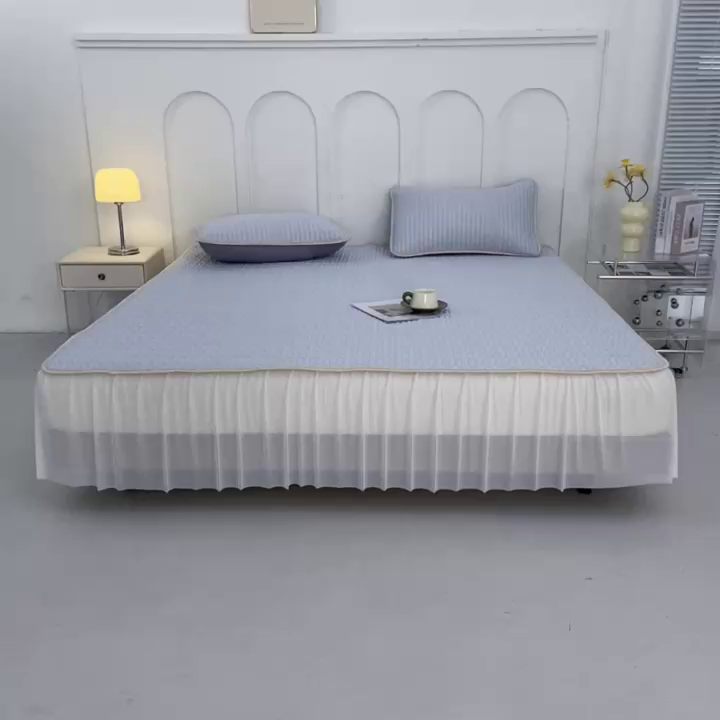 91家纺网 家纺一手货源 找家纺 羽梦家纺 2026新款冰柔丝乳胶床裙款凉席淡蓝色