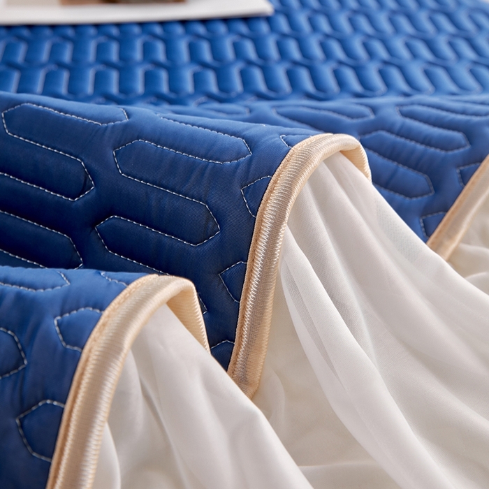 91家纺网 家纺一手货源 找家纺 羽梦家纺 2026新款冰柔丝乳胶床裙款凉席深睡蓝