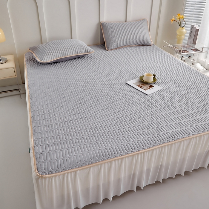 91家纺网 家纺一手货源 找家纺 羽梦家纺 2026新款冰柔丝乳胶床裙款凉席青空灰