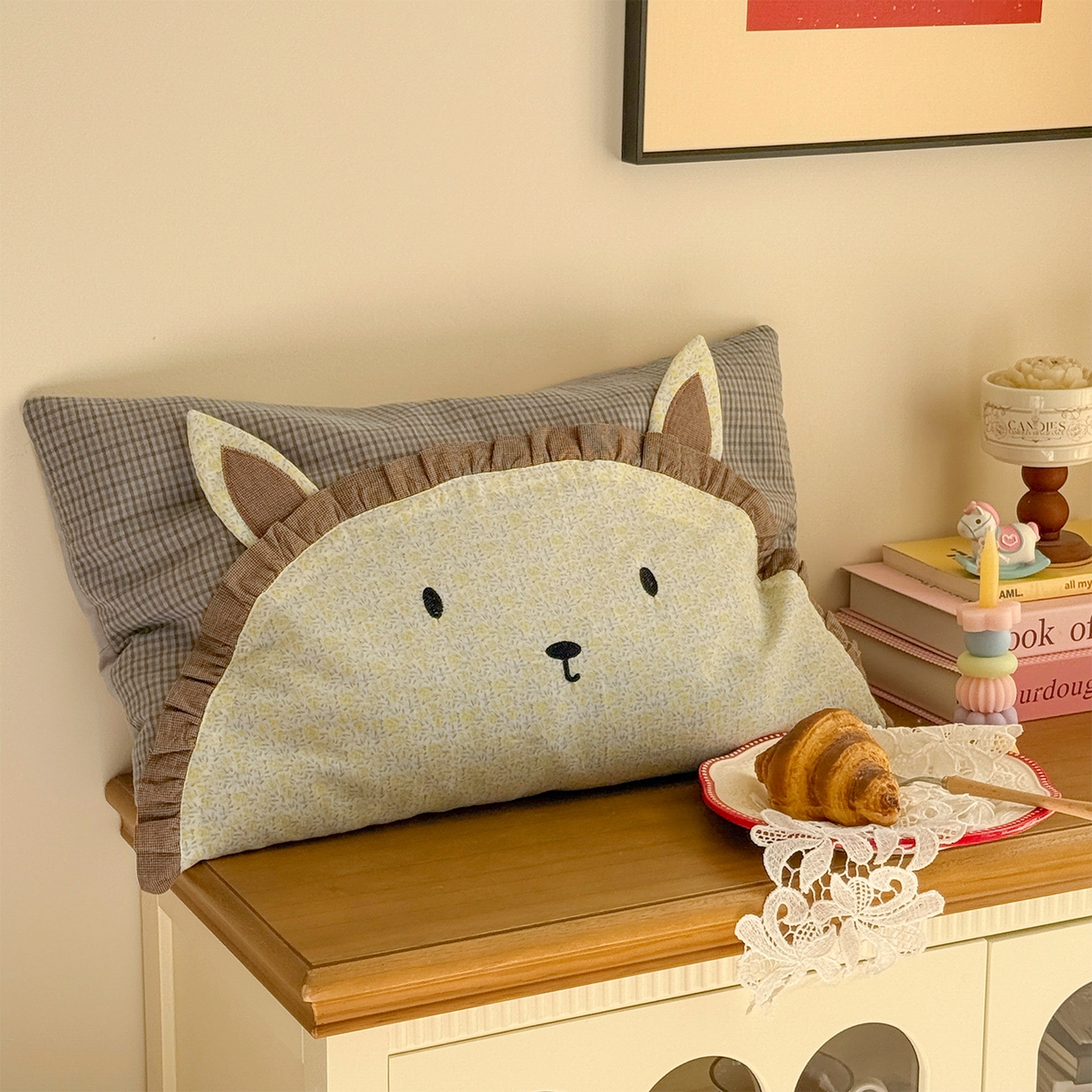 91家纺网 家纺一手货源 找家纺 （总）蔻眠 云朵兔-全棉刺绣卡通荞麦护颈枕头儿童学生荞麦枕芯