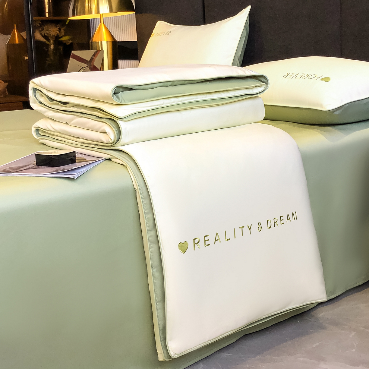 吾秀家居 2026新款双拼及羽毛刺绣夏被夏凉被空调被四件套-柔羽 奶昔白-果绿