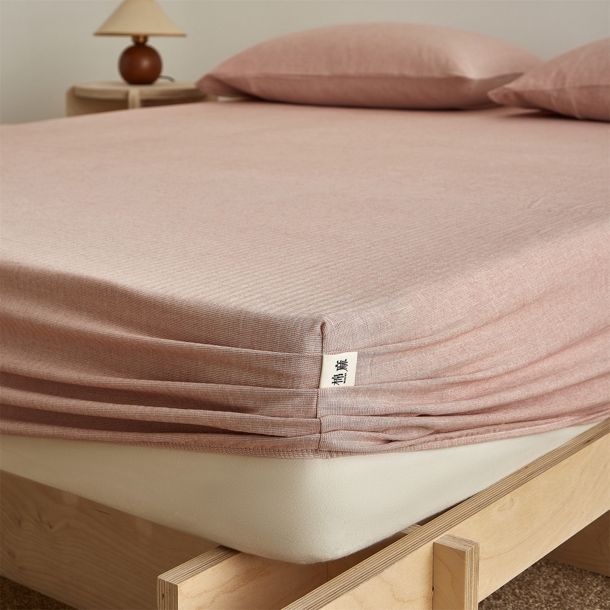 91家纺网 家纺一手货源 找家纺 优眠坊 2026新款简约色织水洗棉麻人字纹单品床笠单件床笠 暖沙色