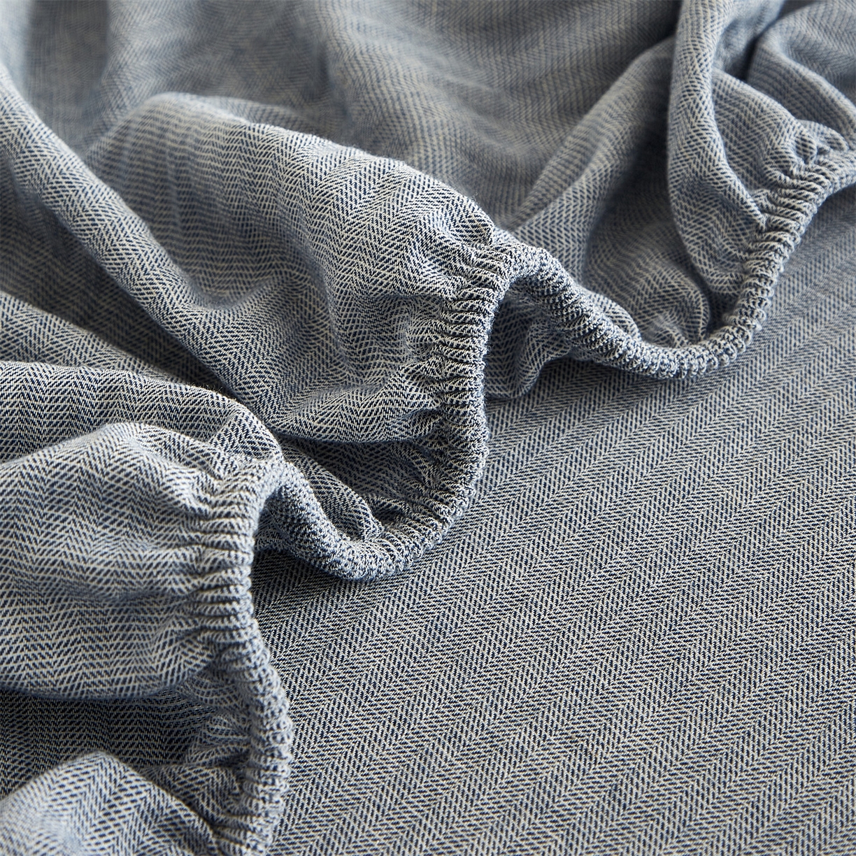 91家纺网 家纺一手货源 找家纺 优眠坊 2026新款简约色织水洗棉麻人字纹单品床笠单件床笠 慕斯蓝