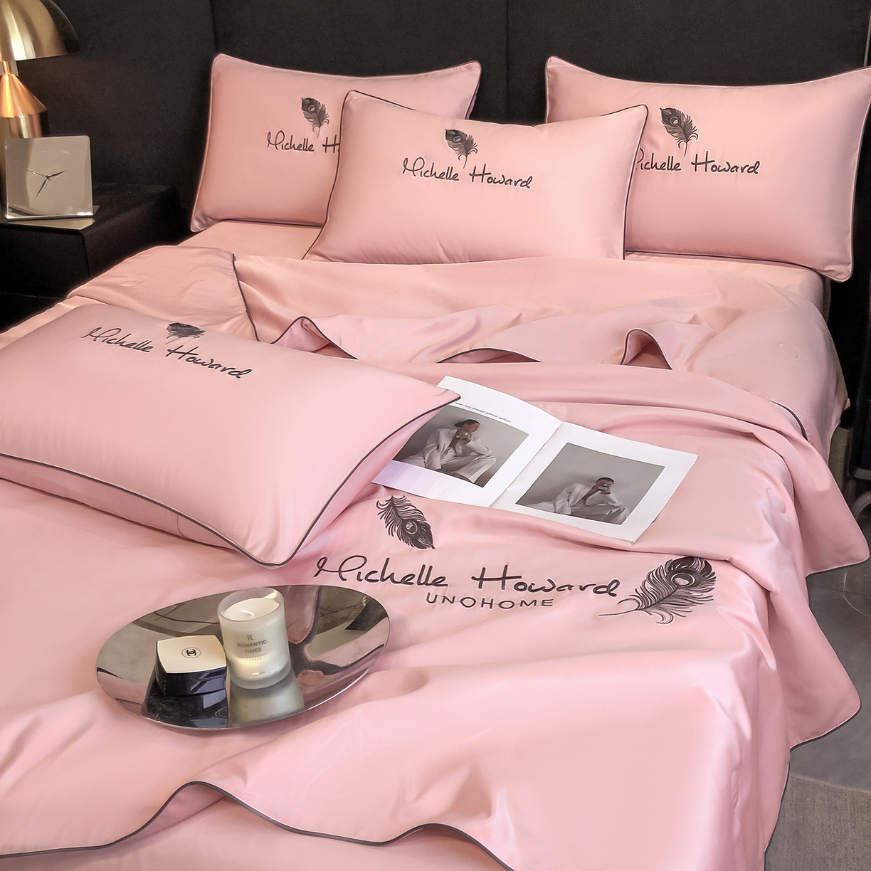 91家纺网 家纺一手货源 找家纺 吾秀家居 2026新款双拼及羽毛刺绣夏被夏凉被空调被四件套-柔羽 羽毛豆沙