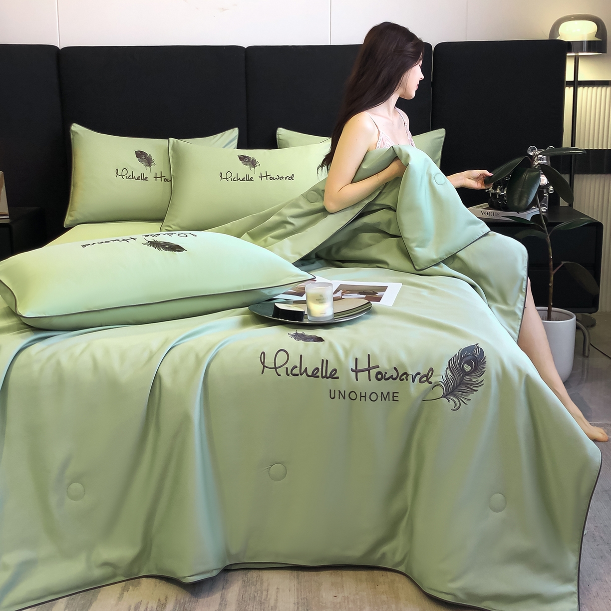 91家纺网 家纺一手货源 找家纺 吾秀家居 2026新款双拼及羽毛刺绣夏被夏凉被空调被四件套-柔羽 羽毛果绿