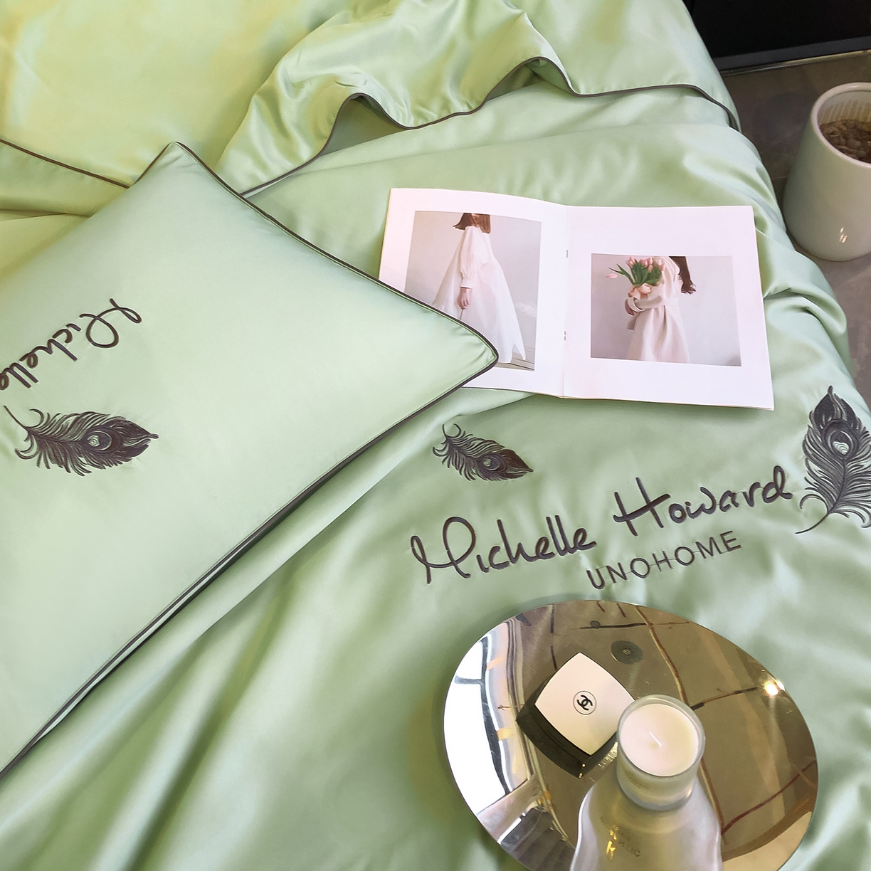 91家纺网 家纺一手货源 找家纺 吾秀家居 2026新款双拼及羽毛刺绣夏被夏凉被空调被四件套-柔羽 羽毛果绿