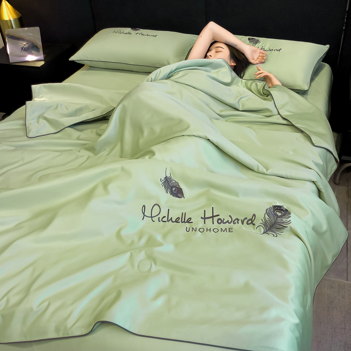 91家纺网 家纺一手货源 找家纺 吾秀家居 2026新款双拼及羽毛刺绣夏被夏凉被空调被四件套-柔羽 羽毛果绿