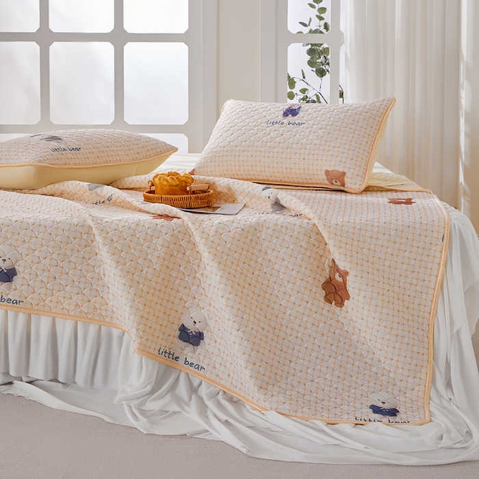 91家纺网 家纺一手货源 找家纺 羽梦家纺 2026新款硅胶床裙款凉席席子 元气小熊