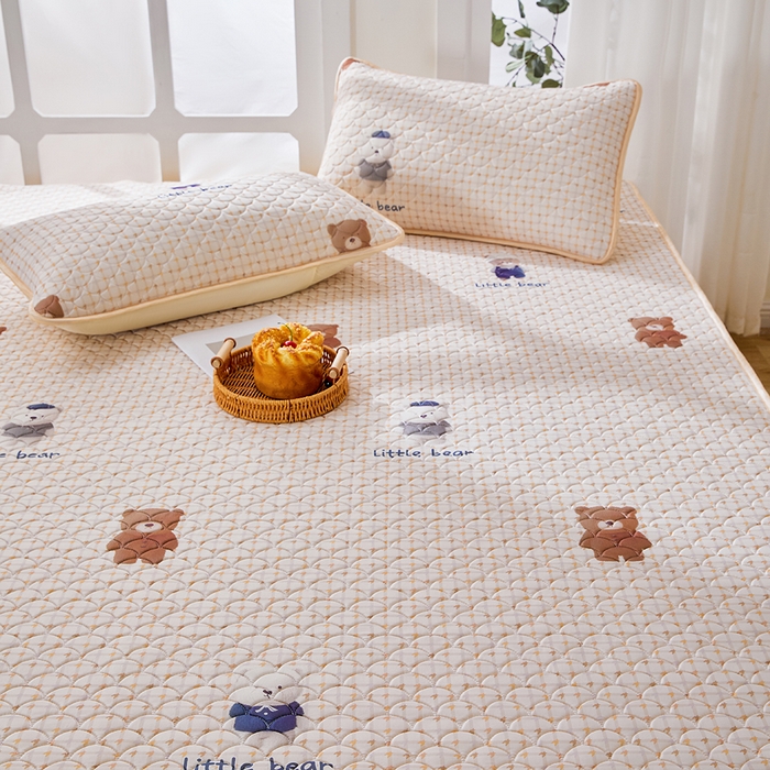 91家纺网 家纺一手货源 找家纺 羽梦家纺 2026新款硅胶床裙款凉席席子 元气小熊