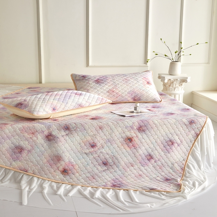 91家纺网 家纺一手货源 找家纺 羽梦家纺 2026新款硅胶床裙款凉席席子 雾粉花眠