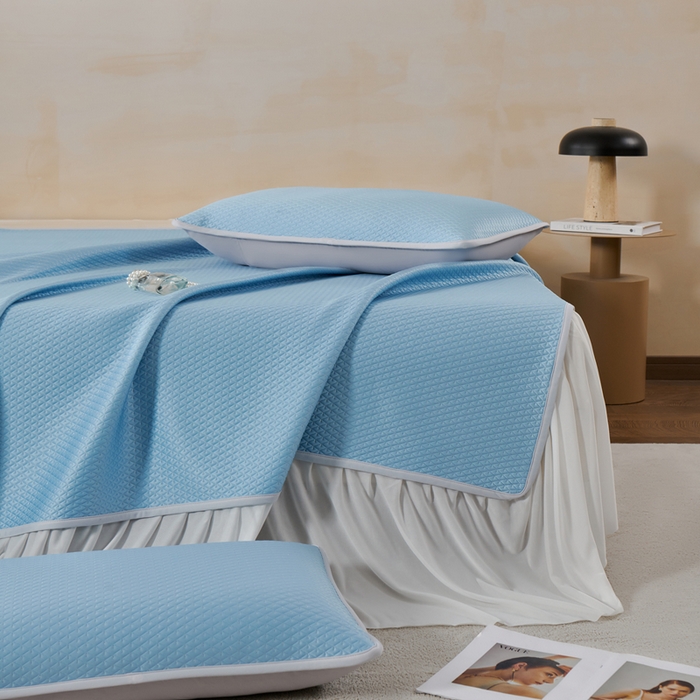 91家纺网 家纺一手货源 找家纺 羽梦家纺 2026新款凉席床裙款银丝凉席席子 天空蓝