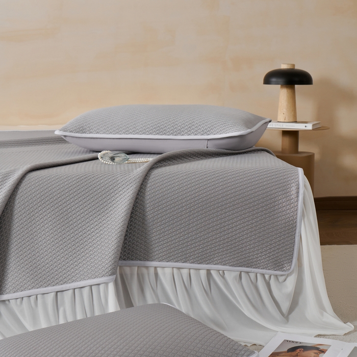 91家纺网 家纺一手货源 找家纺 羽梦家纺 2026新款凉席床裙款银丝凉席席子 高级灰