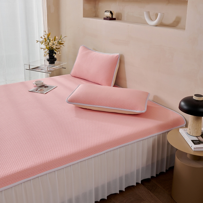 91家纺网 家纺一手货源 找家纺 羽梦家纺 2026新款凉席床裙款银丝凉席席子 樱花粉