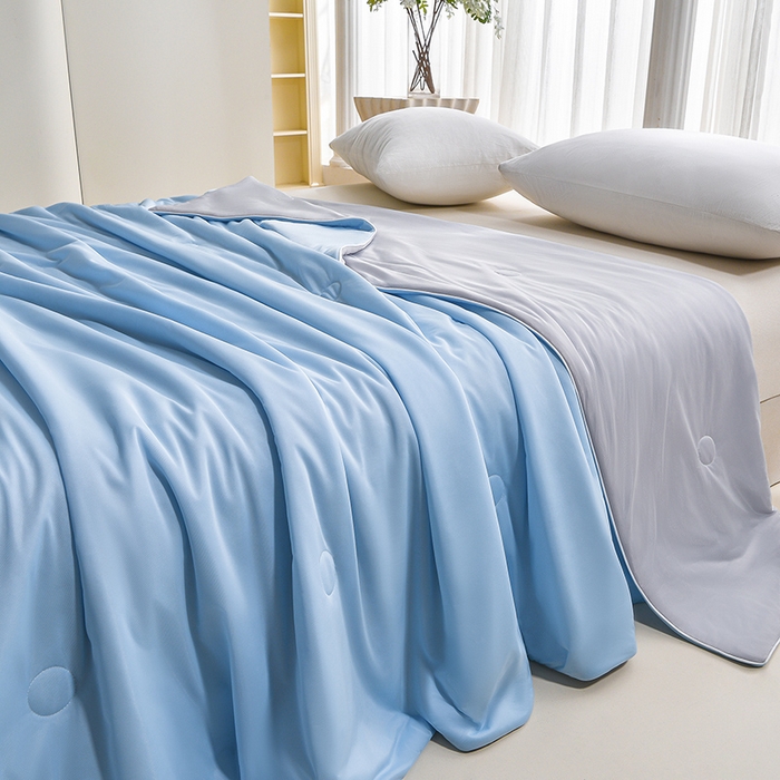 91家纺网 家纺一手货源 找家纺 宝宝纱被业 2026新款纯色凉感夏被 雾蓝