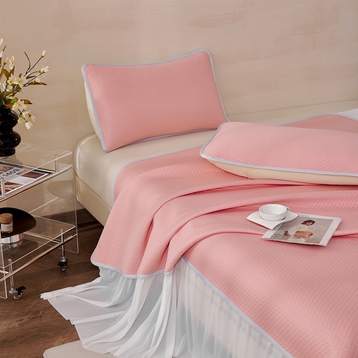 91家纺网 家纺一手货源 找家纺 羽梦家纺 2026新款凉席床裙款银丝凉席席子 樱花粉