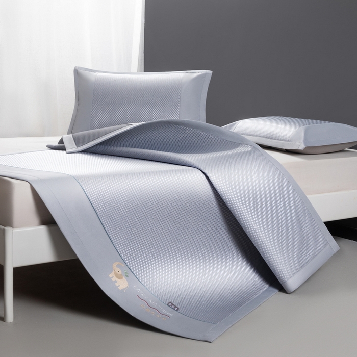 91家纺网 家纺一手货源 找家纺 yyds网供 2026新款冰藤乳胶凉席三件套床席款床笠款刺绣可水机洗空调婴儿童单人软藤席 床席-乳胶冰藤席-灰蓝