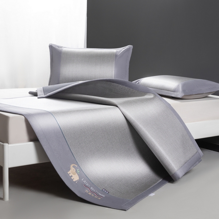 91家纺网 家纺一手货源 找家纺 yyds网供 2026新款冰藤乳胶凉席三件套床席款床笠款刺绣可水机洗空调婴儿童单人软藤席 床席-乳胶冰藤席-银灰