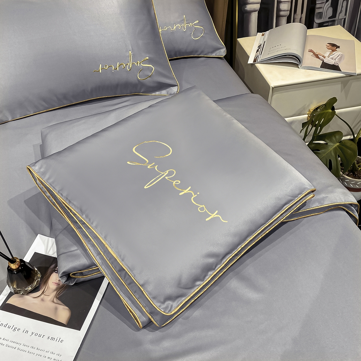 91家纺网 家纺一手货源 找家纺 吾秀家居 2026新款字母刺绣水洗天丝夏被夏凉被空调被四件套-字母 字母经典灰