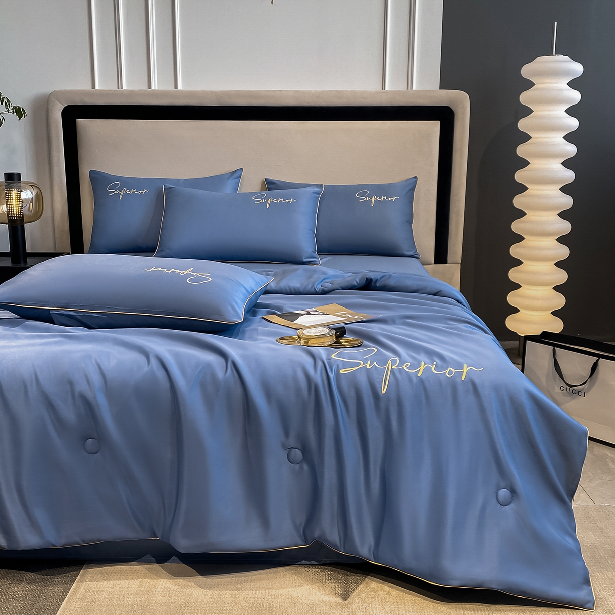 91家纺网 家纺一手货源 找家纺 吾秀家居 2026新款字母刺绣水洗天丝夏被夏凉被空调被四件套-字母 字母蓝紫