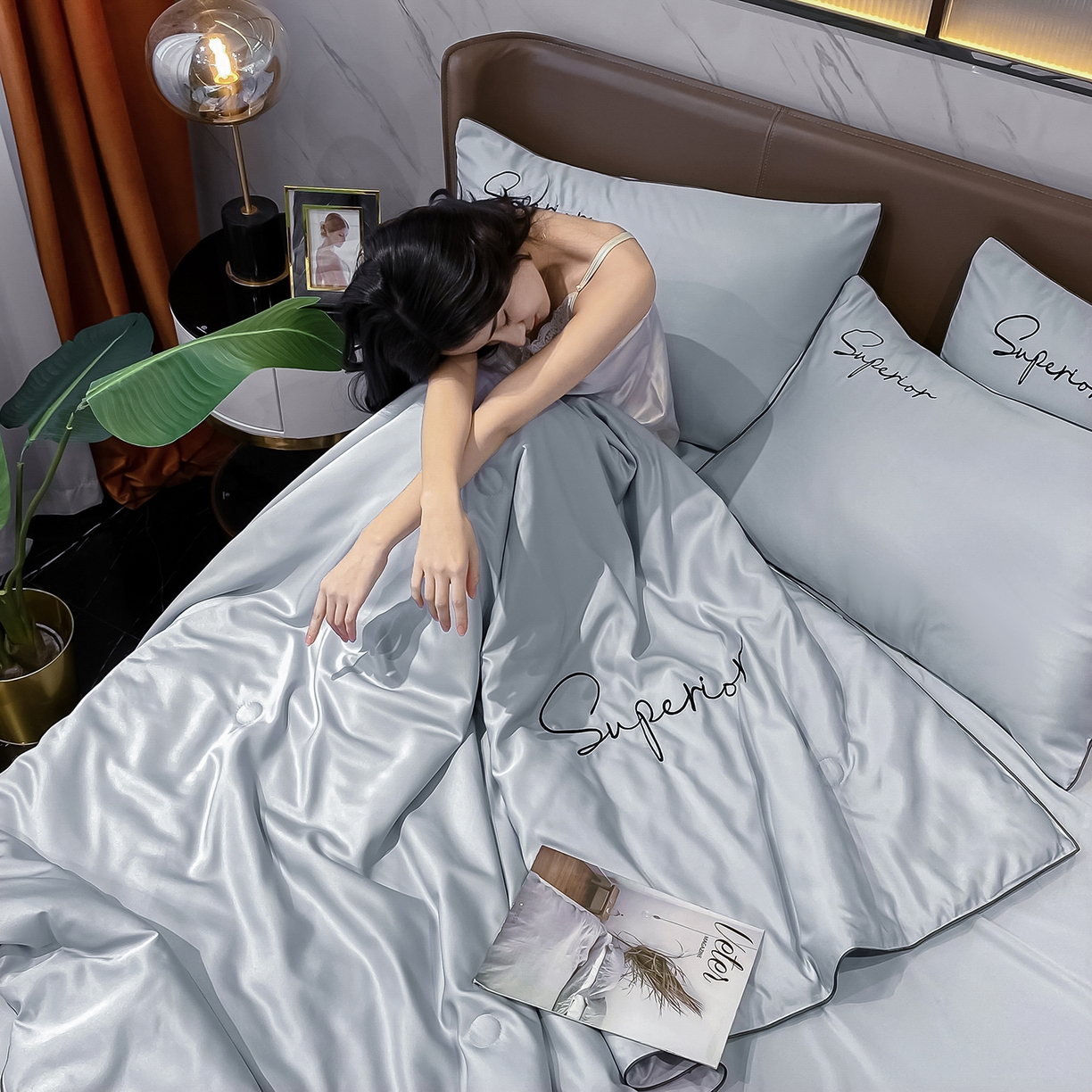 91家纺网 家纺一手货源 找家纺 吾秀家居 2026新款字母刺绣水洗天丝夏被夏凉被空调被四件套-字母 字母气质灰