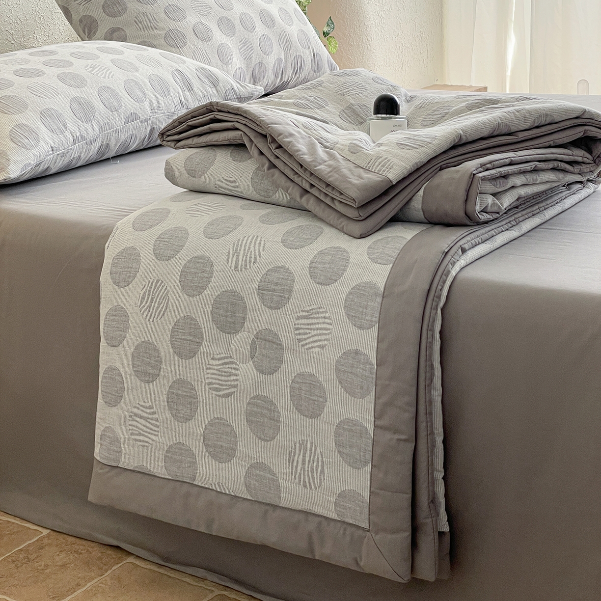 91家纺网 家纺一手货源 找家纺 （总）吾秀家居 2026新款全棉色织提花三层纱夏被夏凉被空调被-华美