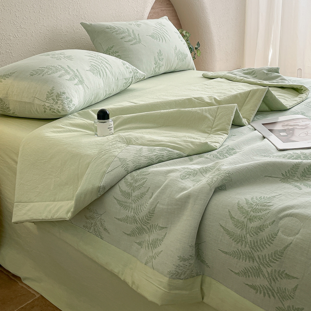 91家纺网 家纺一手货源 找家纺 吾秀家居 2026新款全棉色织提花三层纱夏被夏凉被空调被-华美 花影-绿