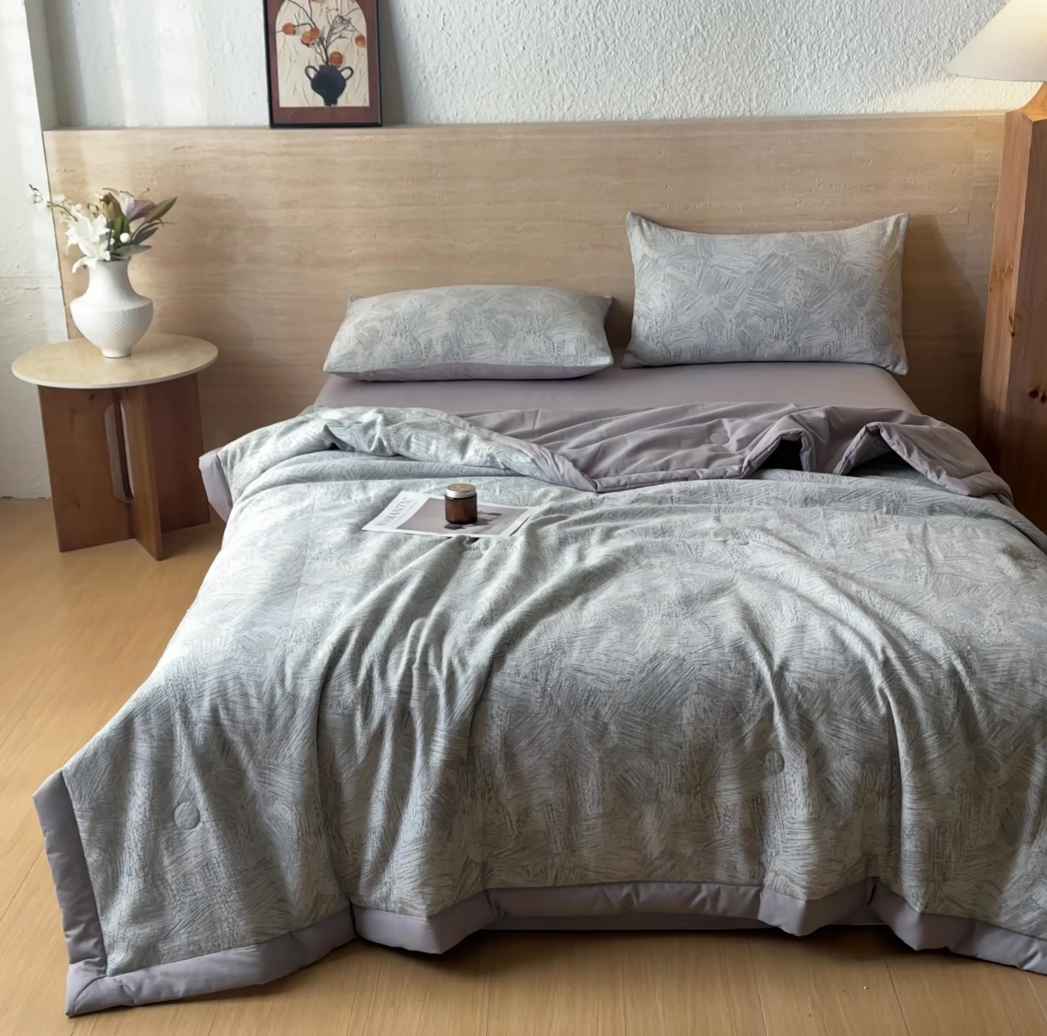 91家纺网 家纺一手货源 找家纺 吾秀家居 2026新款全棉色织提花三层纱夏被夏凉被空调被-华美 简森-灰