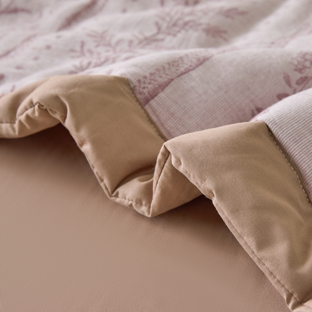 91家纺网 家纺一手货源 找家纺 吾秀家居 2026新款全棉色织提花三层纱夏被夏凉被空调被-华美 恋恋花开