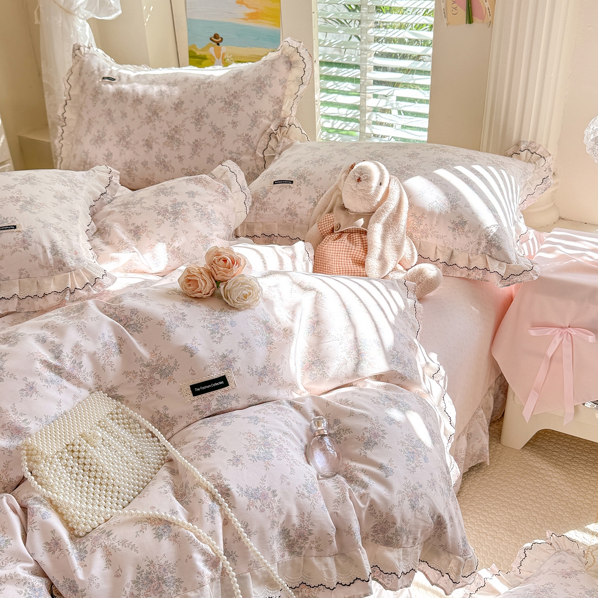 91家纺网 家纺一手货源 找家纺 艾唯希家纺 2026新款全棉双层花边工艺四件套-第二批 粉嫣花恋