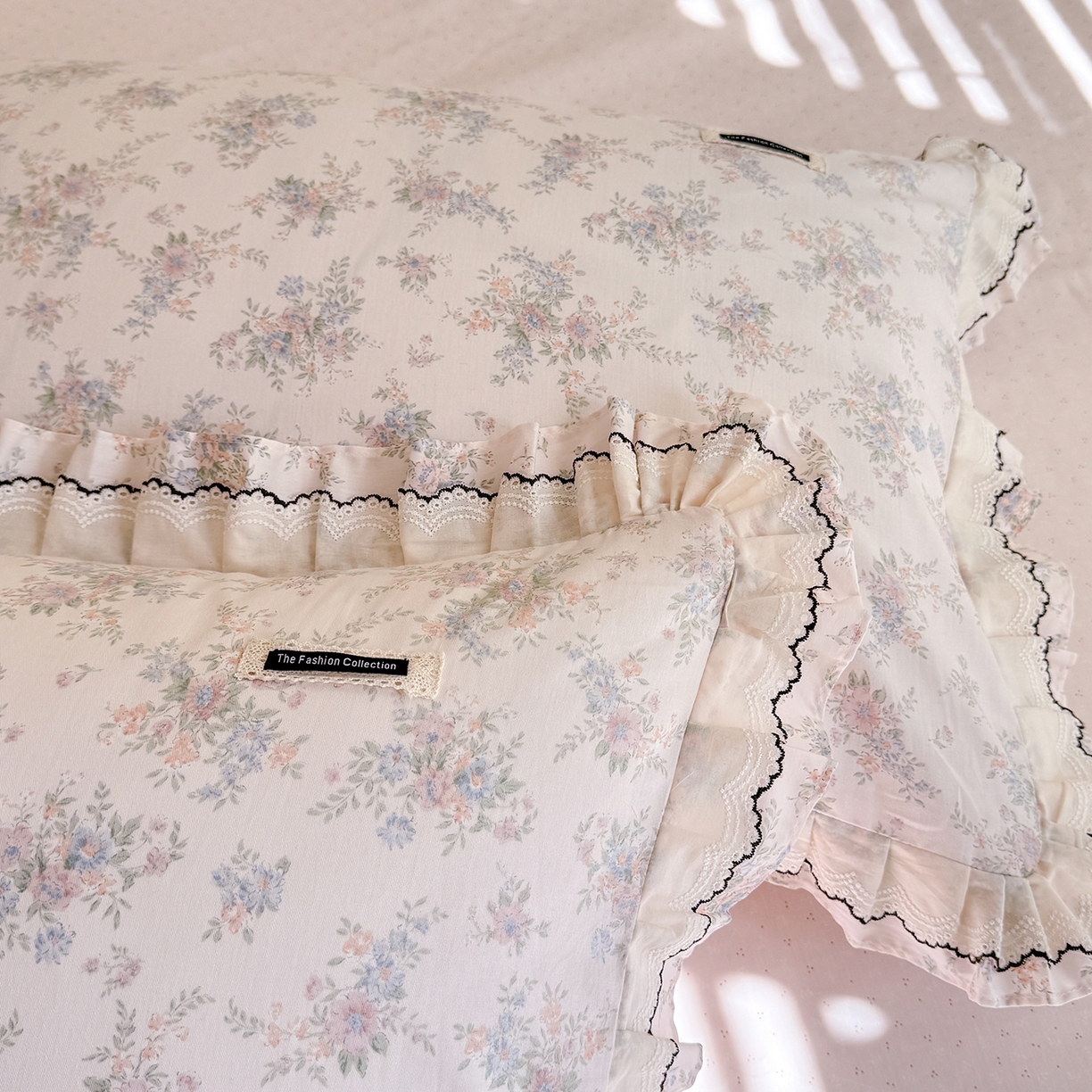 91家纺网 家纺一手货源 找家纺 艾唯希家纺 2026新款全棉双层花边工艺四件套-第二批 粉嫣花恋