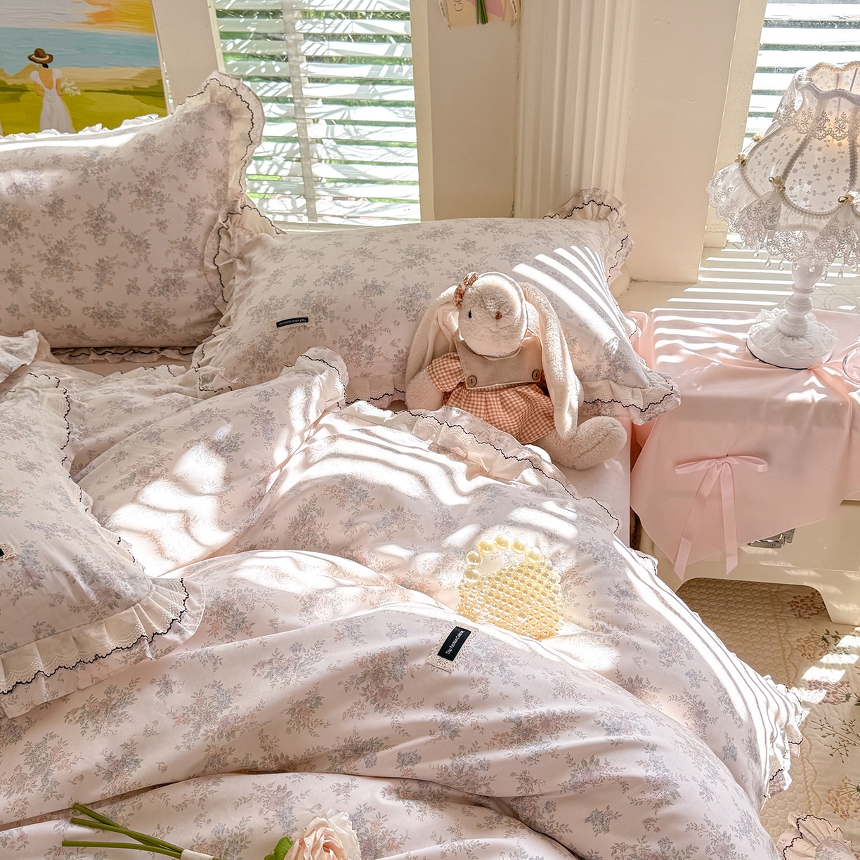 91家纺网 家纺一手货源 找家纺 艾唯希家纺 2026新款全棉双层花边工艺四件套-第二批 粉嫣花恋