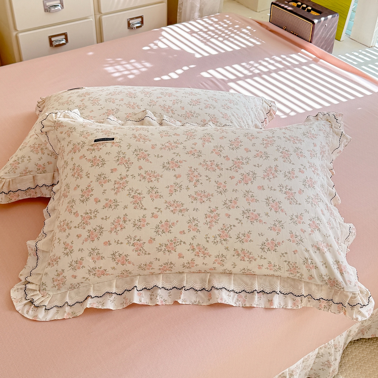 91家纺网 家纺一手货源 找家纺 艾唯希家纺 2026新款全棉双层花边工艺四件套-第二批 桃霓-粉