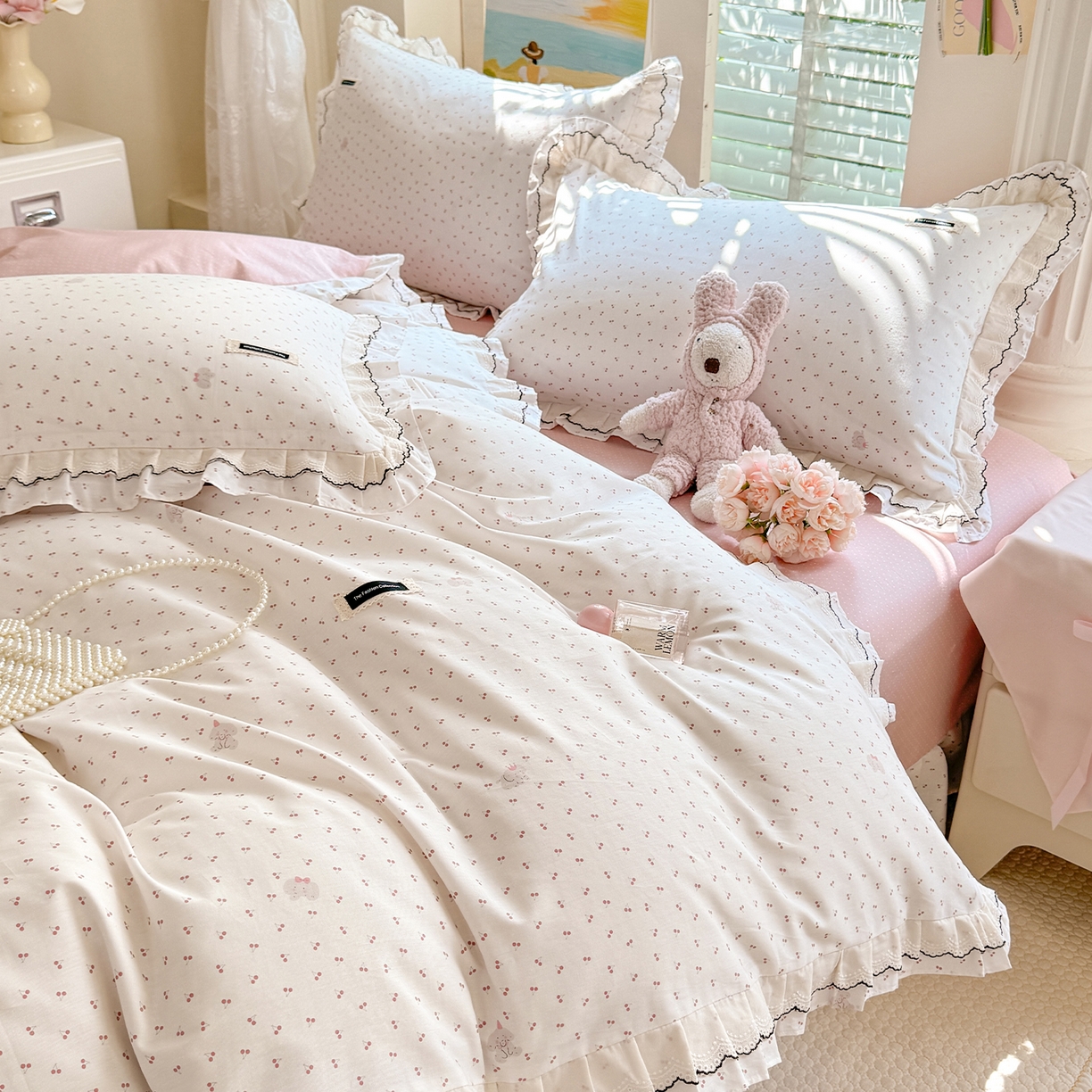 91家纺网 家纺一手货源 找家纺 艾唯希家纺 2026新款全棉双层花边工艺四件套-第二批 樱桃香