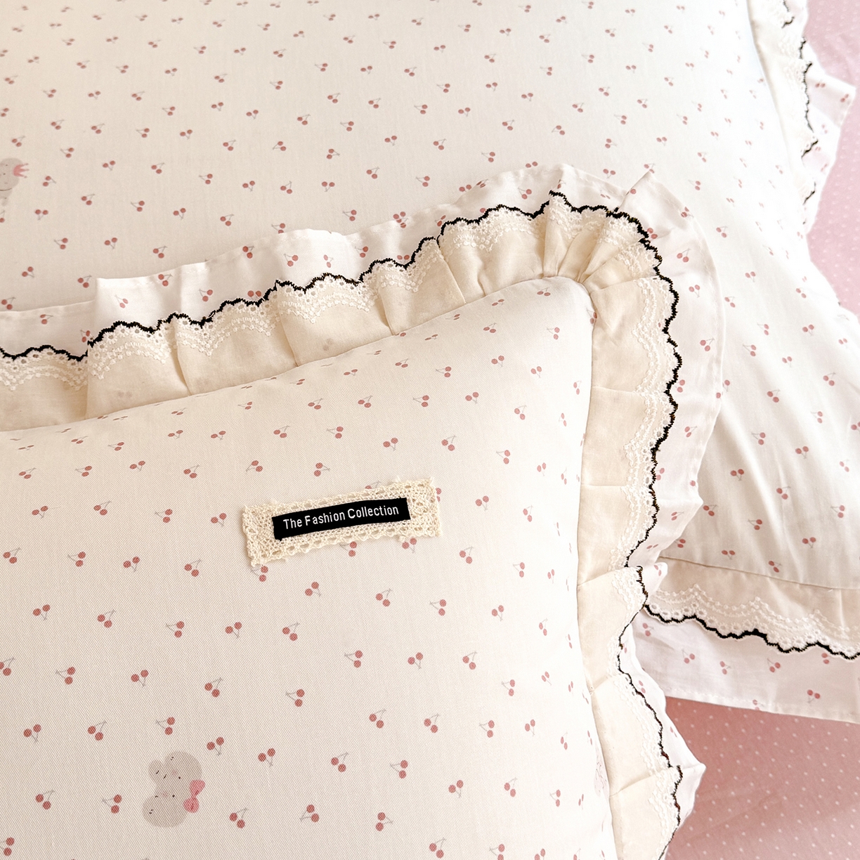 91家纺网 家纺一手货源 找家纺 艾唯希家纺 2026新款全棉双层花边工艺四件套-第二批 樱桃香