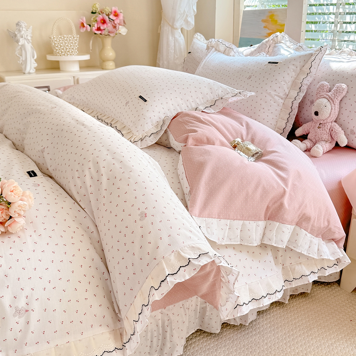 91家纺网 家纺一手货源 找家纺 艾唯希家纺 2026新款全棉双层花边工艺四件套-第二批 樱桃香