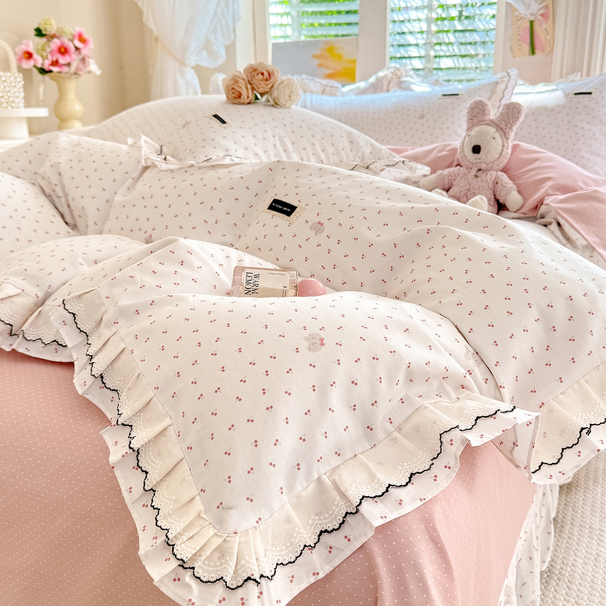 91家纺网 家纺一手货源 找家纺 艾唯希家纺 2026新款全棉双层花边工艺四件套-第二批 樱桃香